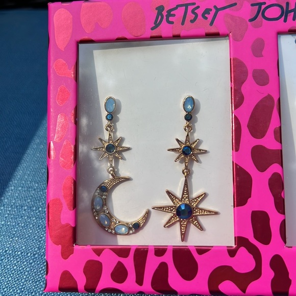 Betsey Johnson Celestial Necklace and Earrings - Picture 4 of 5